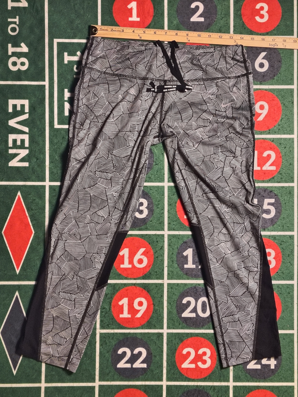 Nike Running Geometric Mesh Capri Leggings Womenâs L Black Gray - Picture 7 of 11